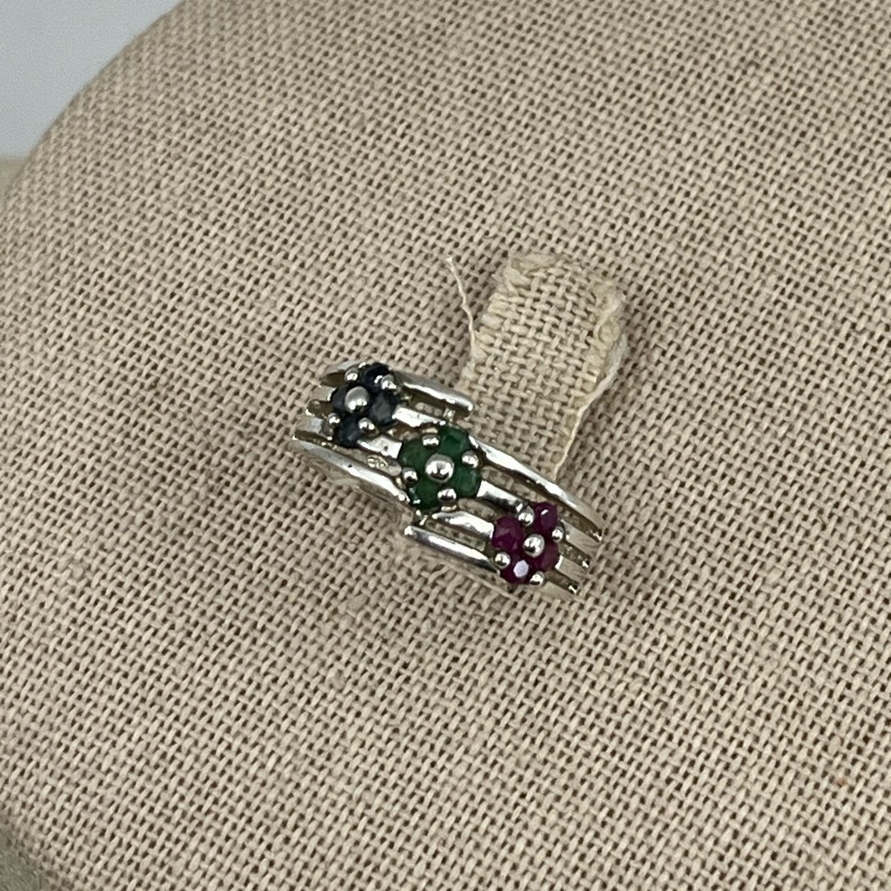 Vintage Sterling Silver Flower Cluster Ring – Ruby, Emerald, Sapphire - Picture 10 of 16